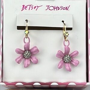 Betsey Johnson - ‘Pink Daisy’ earrings. NWT